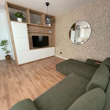 Apartman Petronela บราติสลาวา ภายนอก รูปภาพ