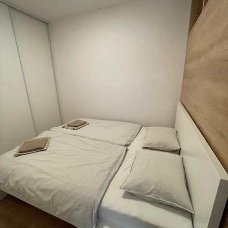 Apartman Petronela บราติสลาวา ภายนอก รูปภาพ