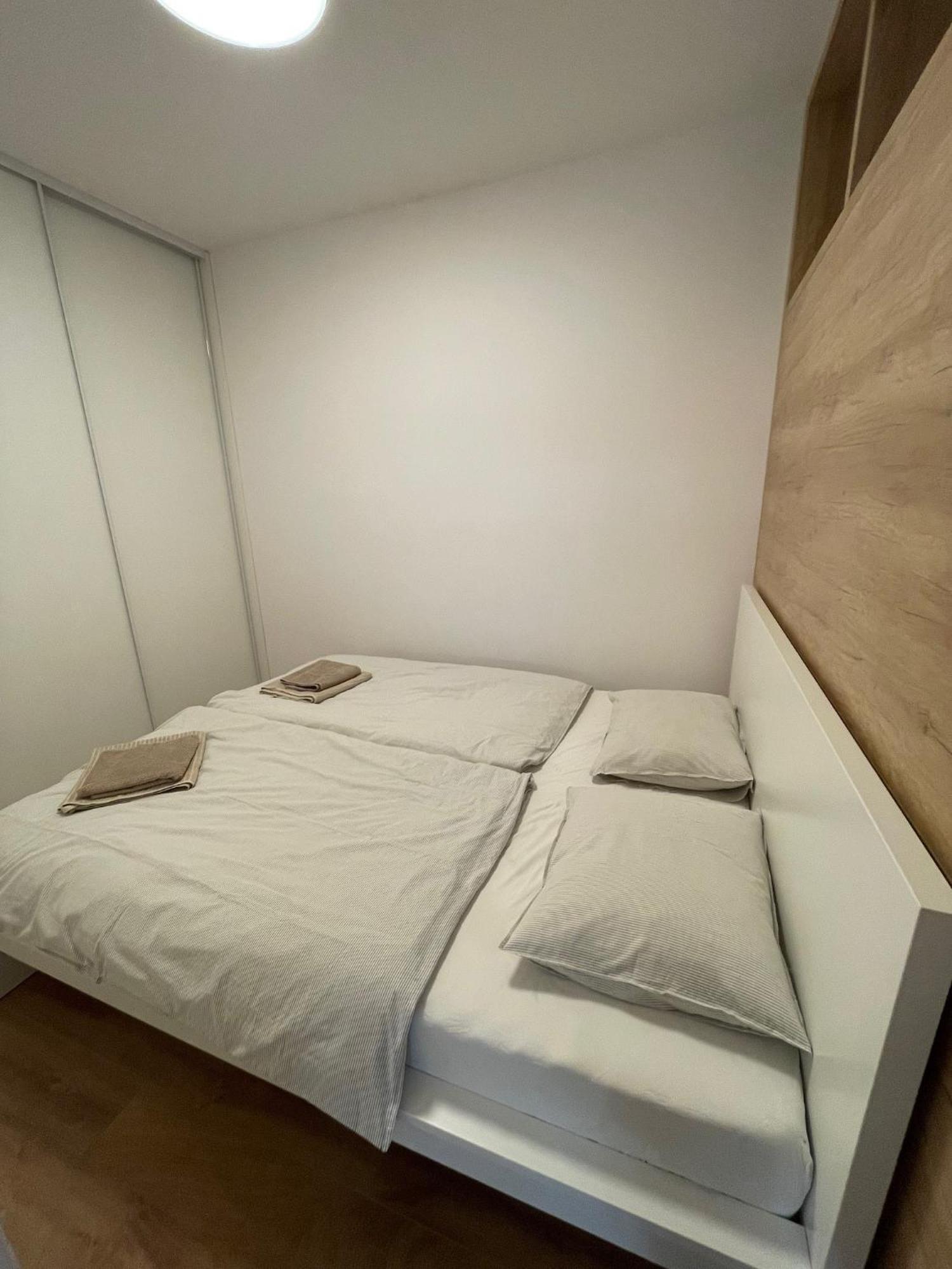 Apartman Petronela บราติสลาวา ภายนอก รูปภาพ